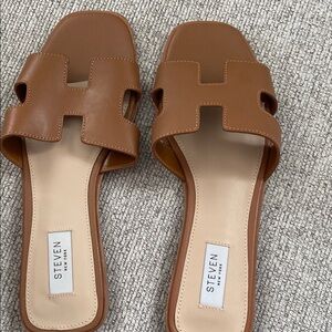 Brand New Steve Madden Brown Leather Slide Sandals H-Cut Design